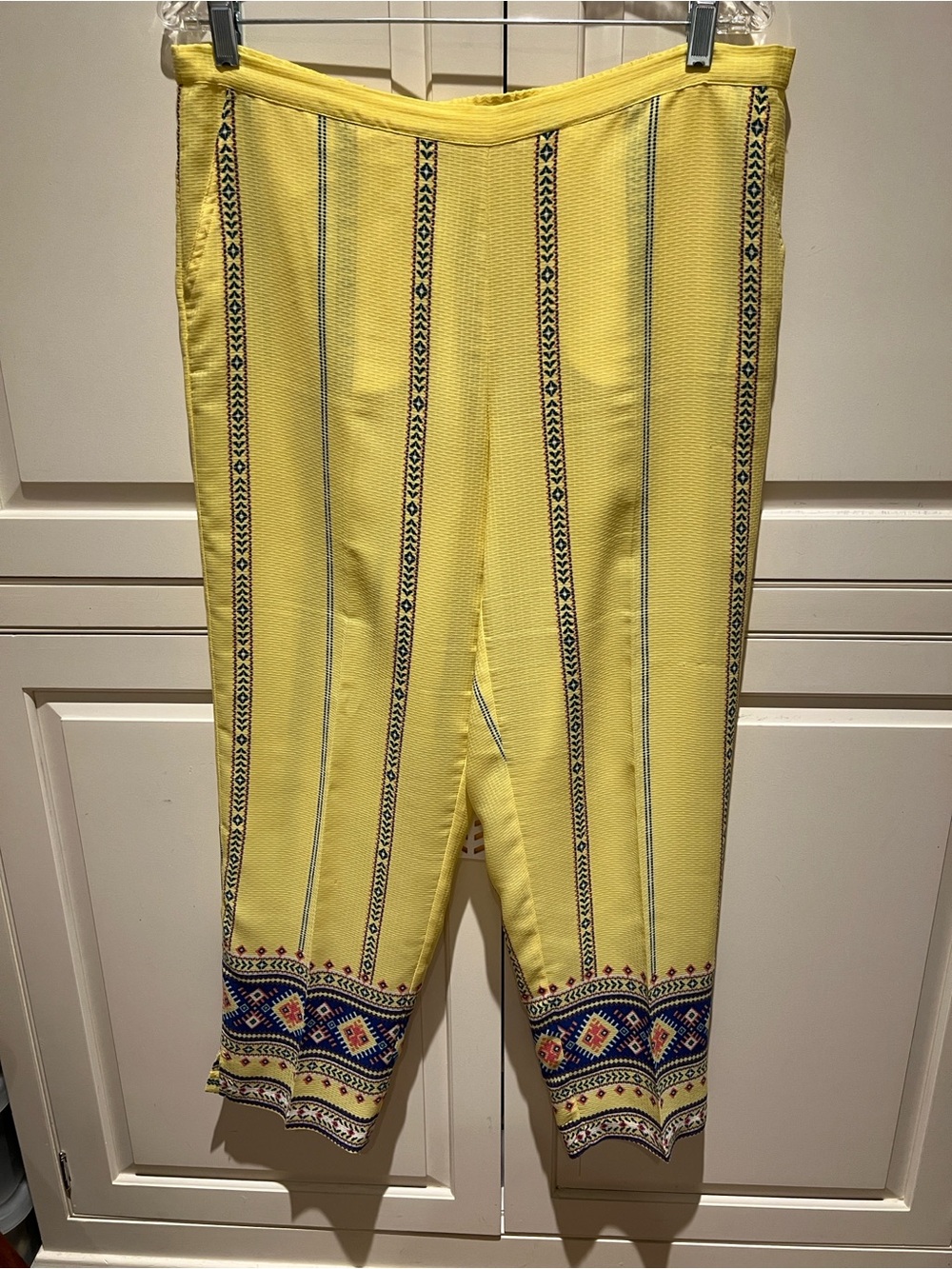 SOFT SURROUNDINGS CANARY YELLOW AND BLUE PATTERNED PULL-ON PANTS